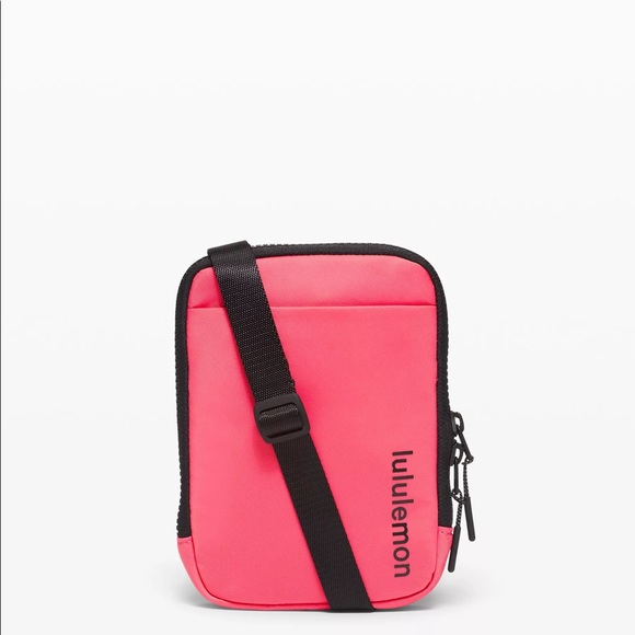 NWT Lululemon Easy Access Crossover Bag - Picture 1 of 4